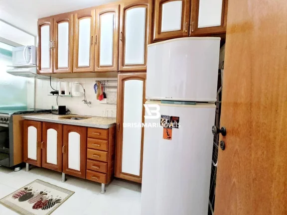 Imagem PITANGUEIRAS- UMA QUADRA DO COM VISTINHA PARA A PRAIA , GARAGEM NO PRÉDIO, TOTALMENTE REFORMADO.