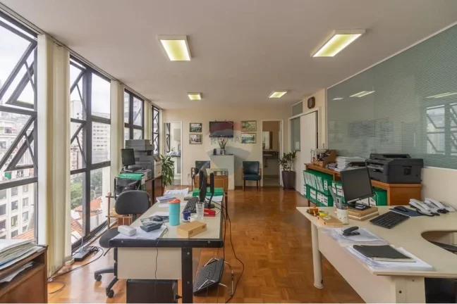 Imagem Oportunidade no centro histórico de SP – Conjunto Comercial de 87m² com renda imediata