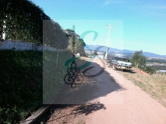 Imagem Venda de terreno, Atibaia. Terreno com 1506 m² com alambrado e portão em área de chácaras. Possui energia.