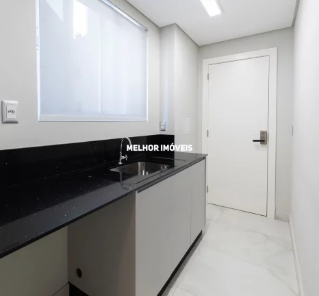 Imagem Apartamento á venda mobiliado decorado com 3 suítes e 3 vagas localizado no Centro de Balneário Camboriú