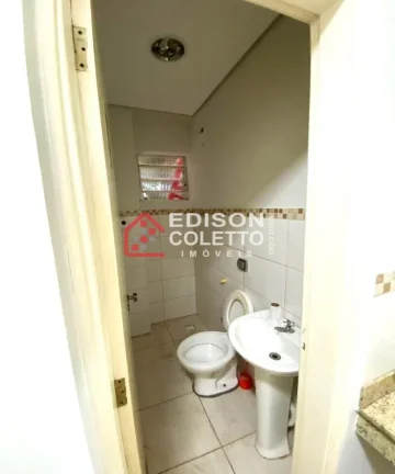 Imagem "Chave na Mão" Salão comercial para alugar no centro, esquina com a Rua Governador Pedro de Toledo, em Piracicaba