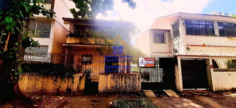 Imagem Casa Duplex com 2 salas, 3 Quartos, 1 suítes, copa cozinha, varanda, Anexo, 3 vagas à venda, 226 M², por R$ 850.000 - Grajaú - Rio de Janeiro/RJ.