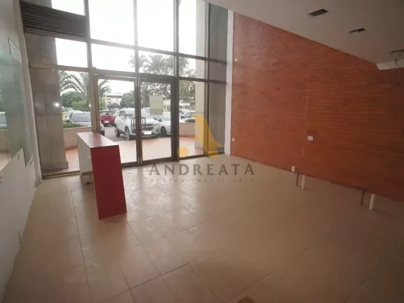 Imagem Centro Empresarial Sunplaza - Ótima loja frontal com 74m² com jirau, composta de piso frio.
