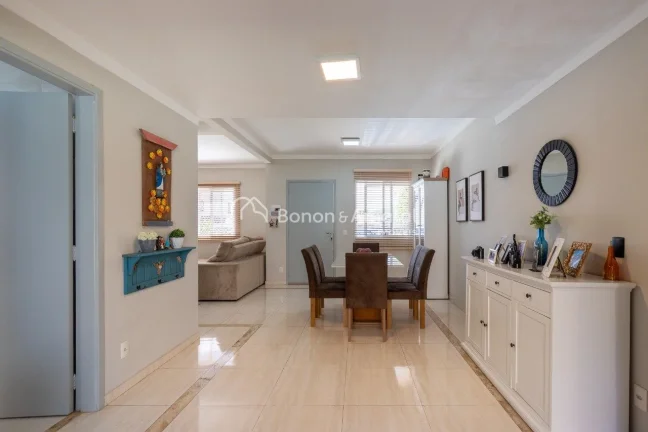 Imagem Sobrado, espaçoso, reformado, clean, amplo quintal, ótimo condomínio
Exclusivo pra você!
No anda...