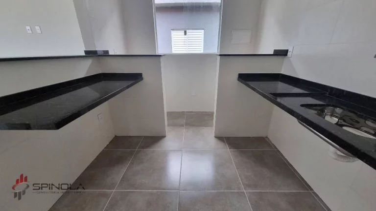 Imagem Casa com 2 dormitórios à venda, 61 m² por R$ 320.000,00 - Vila Caiçara - Praia Grande/SP