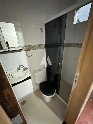 Imagem Sobrado à venda com 2 dormitórios e quintal no bairro do Macuco em Santos/SP