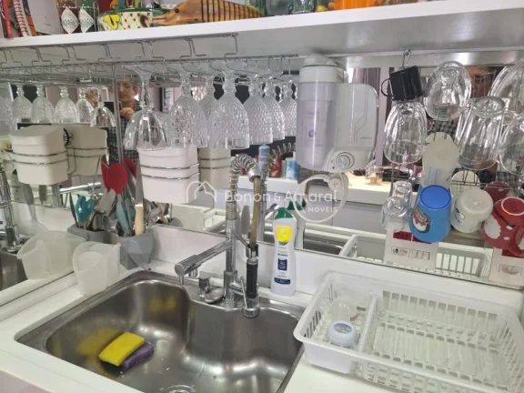 Imagem Descubra o conforto e a sofisticação de viver em um apartamento que combina design contemporâneo,...