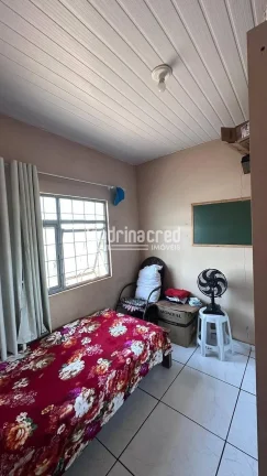 Imagem Casa à Venda no Jardim Carlota em Londrina com 247m² de Área Útil, 3 Quartos sendo 1 Suíte, Edícula Completa e 2 Vagas de Garagem