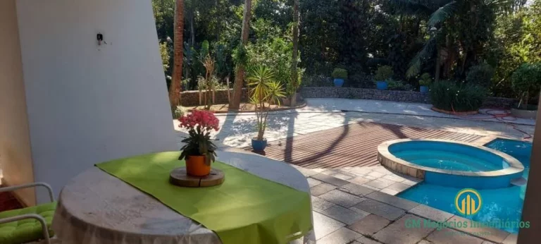 Imagem Casa com 5 suítes amplas, em Vila Fechada segurança 24h