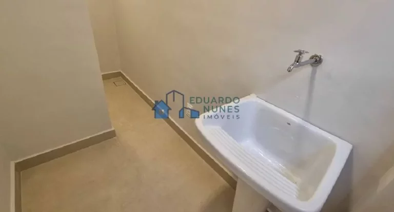 Imagem ÁTIMA ÁREA PRIVATIVA, REFORMADA COM 04 QUARTOS, 04 VAGAS NO SANTO ANTÔNIO!!