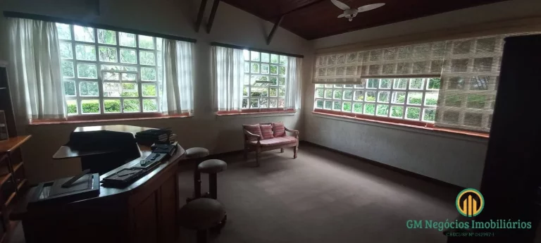 Imagem Casa/chácara em São Roque, 6 qtos, edícula, baias p cavalos, piscina, sauna