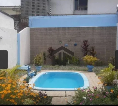 Imagem Casa com 5 Quartos, localizada no Monteiro - Recife/PE. À Venda
