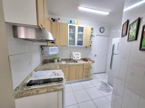 Imagem PITANGUEIRAS- BELÍSSIMO APARTAMENTO NO CALÇADÃO , TOTALMENTE REFORMADO, GARAGEM NO PRÉDIO.