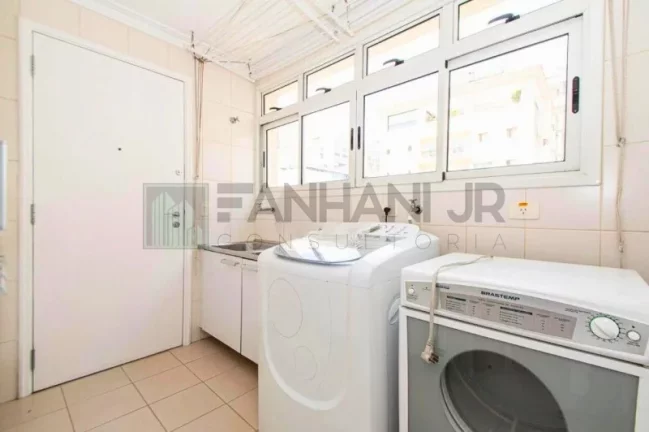Imagem Imperdível! Apartamento de alto padrão com 3 suítes e 4 vagas na Cerqueira César, São Paulo-SP - 208m². Confira já!