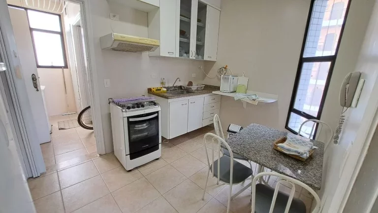 Imagem APARTAMENTO COM 3 DORMITÓRIOS, 2 VAGAS, PRÉDIO COM PISCINA E CHURRASQUEIRA.