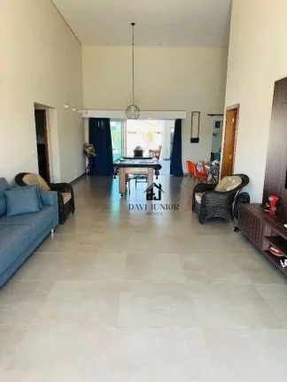 Imagem Casa com 3 dormitórios sendo 1 suite à venda, 280 m² por R$ 1.180.000 - Condomínio Village da Serra - Araçoiaba da Serra/SP