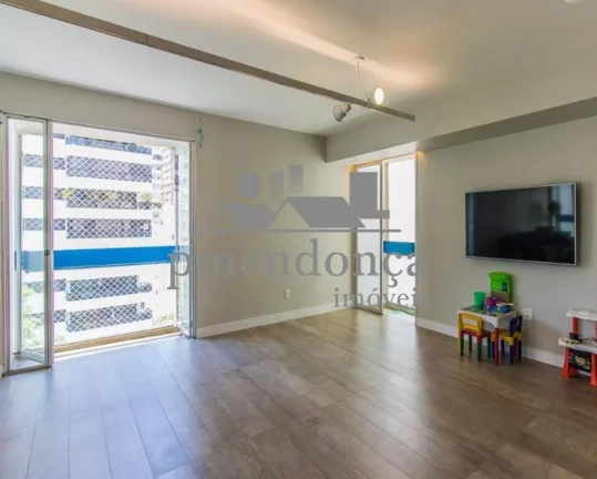 Imagem Lindo apartamento reformado em Higienópolis com 200m²