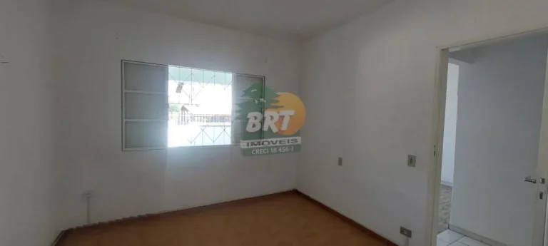 Imagem Casa para Venda em São Roque, Jardim Brasil, 2 dormitórios, 1 banheiro, 3 vagas