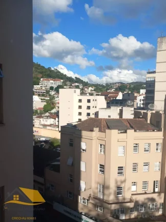 Imagem Vendo Apartamento no Centro com 2 Quartos mais Dependência Completa e ELevador