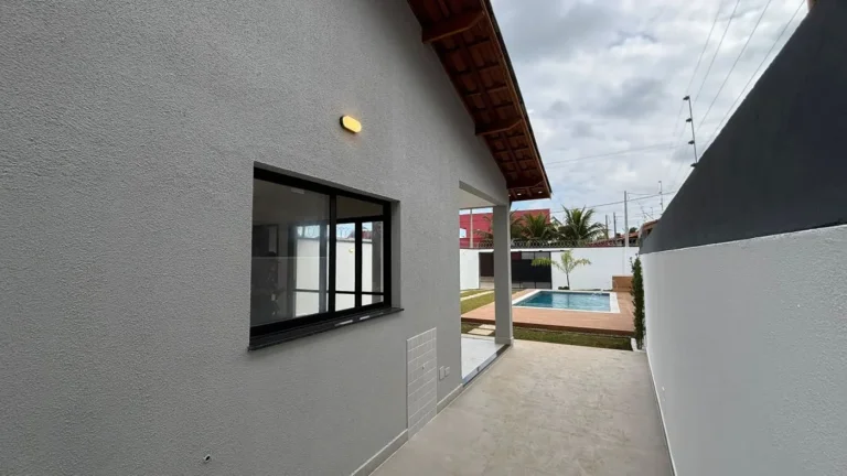 Imagem Casa para Venda em Itanhaém, Cibratel II, 3 dormitórios, 1 suíte, 1 banheiro, 3 vagas