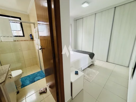 Imagem Apartamento à venda 3 dormitórios,2 suítes e 2 vagas demarcadas - Pompéia / Santos
