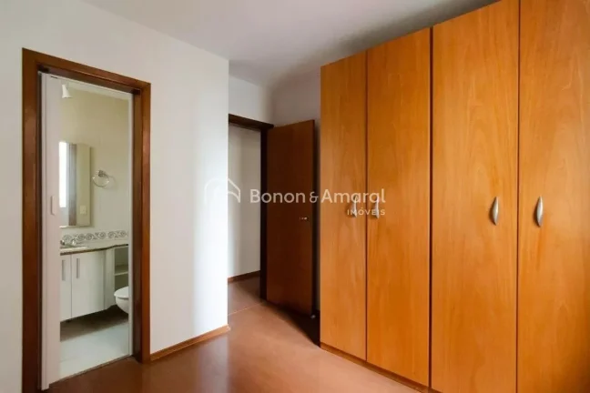 Imagem Este espaçoso apartamento de 72 metros quadrados está localizado no desejado bairro de Mansões Sa...