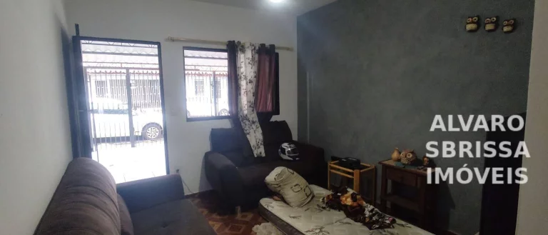 Imagem Casa com duas residências. Uma com suíte e duas vagas cobertas na garagem - outra com dois dormitórios e uma vaga na garagem na Vila Leis Itu/SP