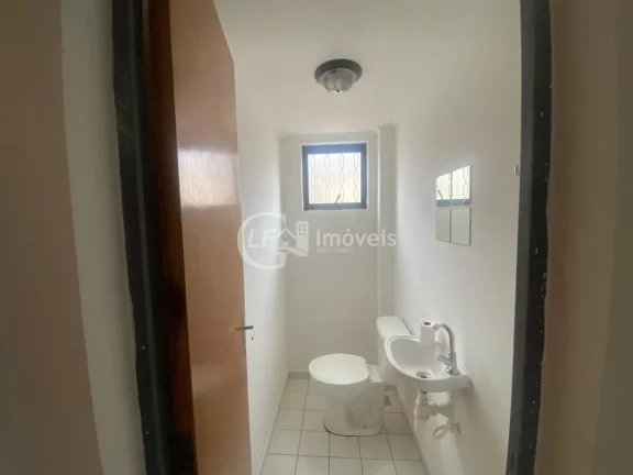 Imagem Duplex à venda em condomínio fechado