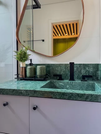 Imagem Apartamento com 4 dormitórios à venda sendo 4 suítes, 251 m² por - R$ 6.888.000,00 - Meia Praia - Itapema/SC