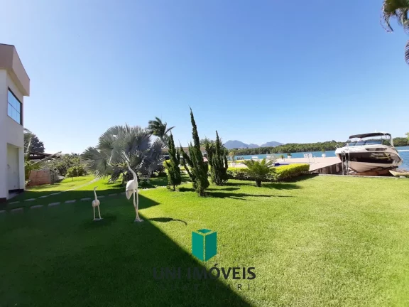Imagem Mansão de luxo à venda no Canal de Guarapari com marina privativa, 5 suítes e lazer completo