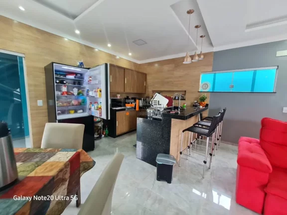 Imagem Imperdível! Casa à venda em Salinópolis-PA, 4 quartos, 4 suítes, 3 salas, 6 banheiros, 2 vagas de garagem, 272 m². Confira já!