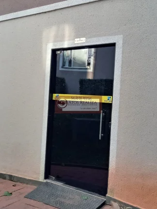 Imagem Vendo SUPER Oportunidade no Jardim Lalo. Apartamento de 2 Dormitórios com Armários, Cozinha com planejados, 1 vaga de garagem. Valor R$ 320.000 valor de oportunidade.
