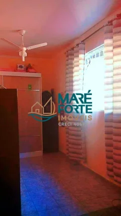 Imagem CASA COM 03 DORMITORIOS E CLOSET