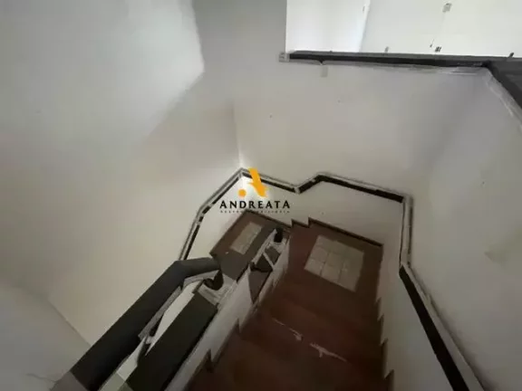 Imagem Novo Leblon - Casa localizada na melhor rua do condominio. Oportunidade de retrofit. Atenção construtrores!!!