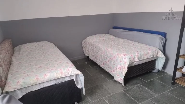 Imagem Imóvel à Venda no Guarujá/SP | 2 Casas no Mesmo Terreno | 900m da Praia