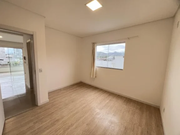 Imagem Apartamento com 02 quartos na Praia de Gravatá, Navegantes, Adriano Carpes Imóveis vende