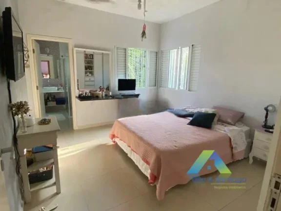 Imagem Casa com 5 dormitórios e 6 vagas para locação em Bosque da Saúde/SP!