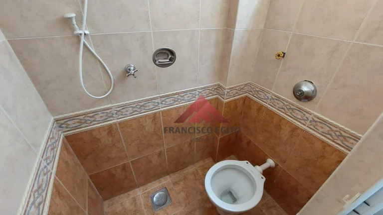 Imagem Apartamento com 2 dormitórios, 70 m² - venda por R$ 250.000,00 ou aluguel por R$ 1.551,57/mês - Centro - São Gonçalo/RJ