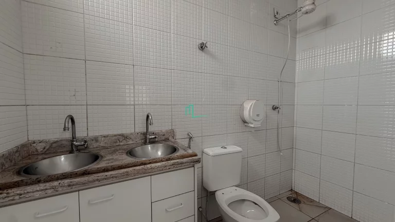 Imagem SALA DISPONIVEL PARA LOCAÇÃO NO SEGUNDO ANDAR - RUA VOLUNTARIOS DA FRANCA AO LADO DA PRAÇA