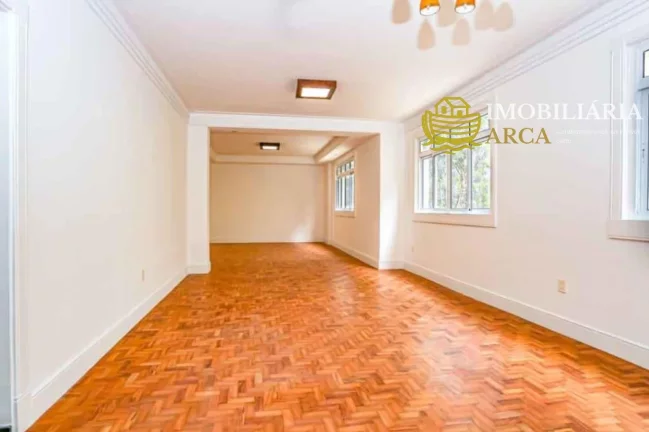 Imagem Apartamento à venda na Bela Vista, São Paulo-SP: 3 quartos, 1 suíte, 1 sala, 1 banheiro, 1 vaga de garagem, 240m² de área.