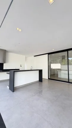 Imagem Imperdível: Casa de luxo em condomínio, 4 quartos e 3 suítes, no Parque Santa Márcia, Votorantim-SP - 400m² - 3 vagas.