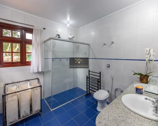 Imagem FRENTE PARA REPRESA DE GUARAPIRANGA PÉ NA ÁGUA ALTO PADRÃO SOBRADO 410,00 M CONSTRUÍDOS 3 SUÍTES 3 SALAS COZINHA AMPLA EDÍCULA 8 VAGAS ÓTIMO LOCAL
