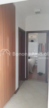 Imagem Linda casa à venda em Valinhos, localizada em condomínio fechado, oferecendo todo o conforto e sof...