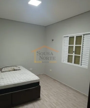 Imagem Sobrado com 110 m² de área útil, dispõe de 2 dormitórios, 2 banheiros, sala, cozinha, terraço ...