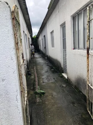 Imagem Oportunidade imperdível. Casa de condomínio no Jardim Melvi, Praia Grande!