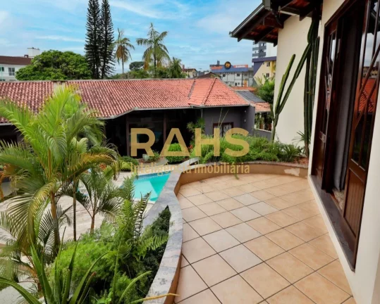 Imagem Ótima casa averbada e semi mobiliada localizada no bairro Costa e Silva, próximo a Marquês de Oli...