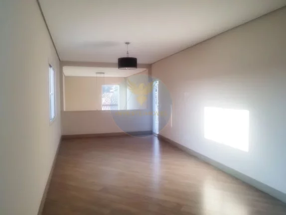 Imagem Casa com 4 Suítes e Área Gourmet em Condomínio Arborizado