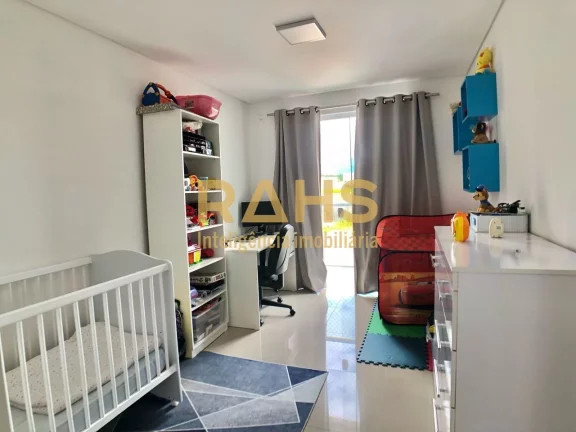 Imagem Sobrado Geminado com 115 m² de área construída com 1 suíte e 2 quartos, 2 vagas de garagem a ven...