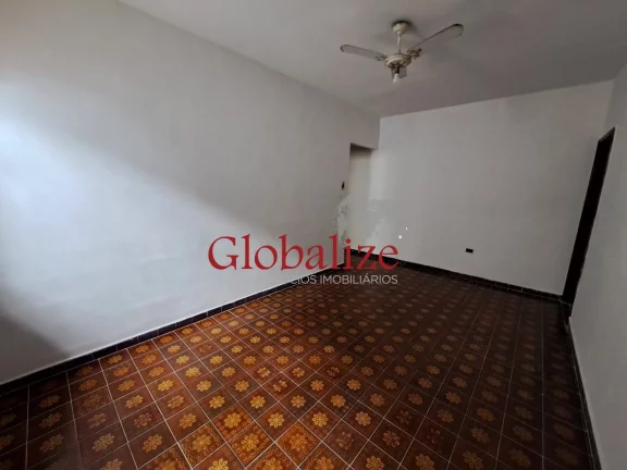 Imagem Casa à venda com 154m², 2 quartos, quintal, vaga para 3 carros por R$645.000,00 no Marapé em Santos