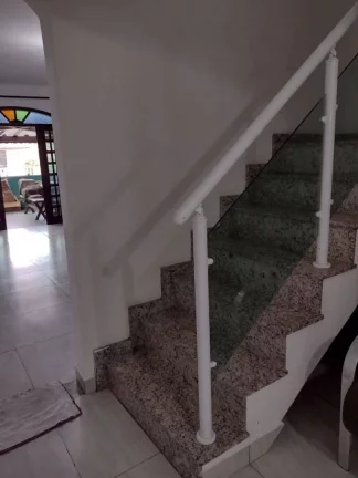 Imagem Sobrado com 3 dormitórios para alugar, 290 m² por R$ 3.300/mês - Parque Gerassi - Santo André/SP